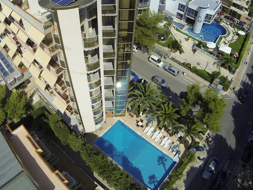 Hotel Doge Alba Adriatica Exterior foto
